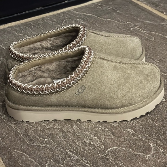 UGG Women's Tasman Slippers Antilope Color Size 6 - Picture 6 of 8